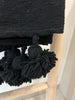 Plaid/deken zwart met pompoms