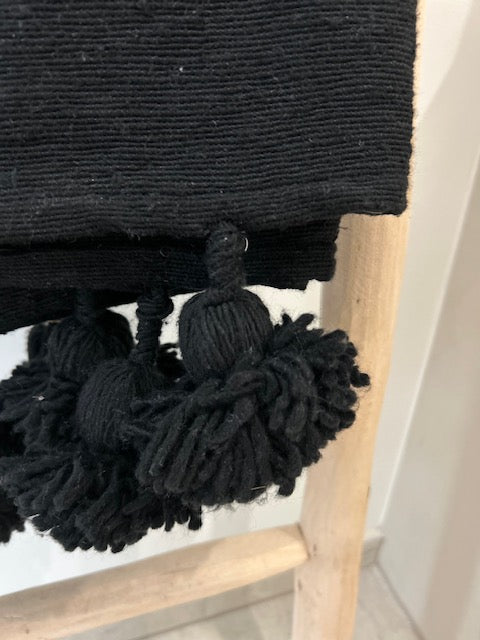 Plaid/deken zwart met pompoms