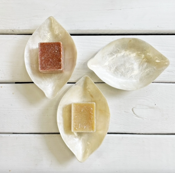 Schaaltje uit capiz schelp