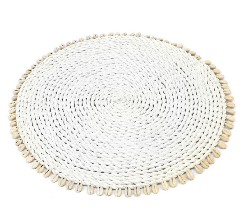 Witte placemat met schelpenrand