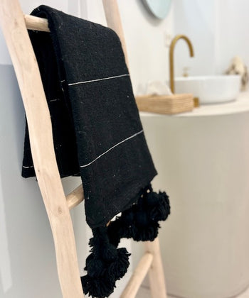 Plaid/deken zwart met pompoms