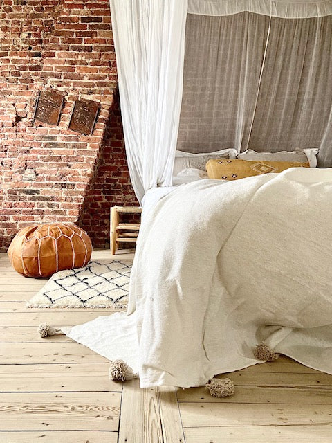 Plaid/deken wit met beige pompoms