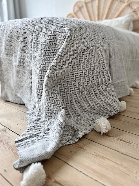 Pompom plaid/deken grijs patroon 2