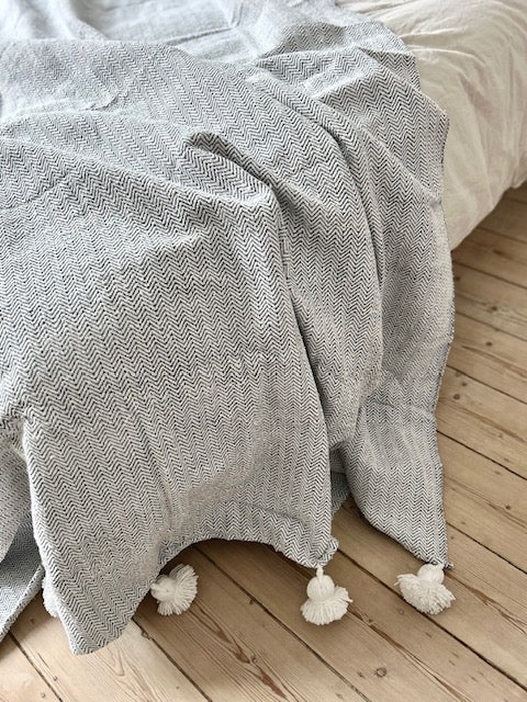 Pompom plaid/deken grijs patroon 2
