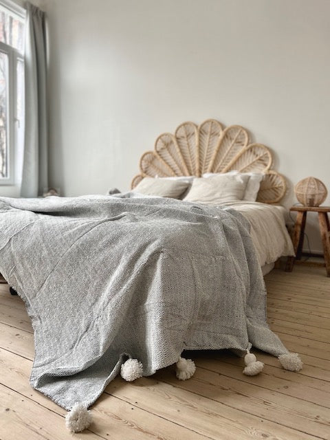 Pompom plaid/deken grijs patroon 2