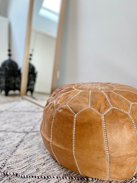Ronde lederen poef camel