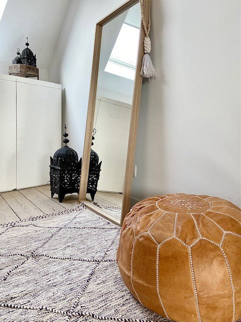 Ronde lederen poef camel