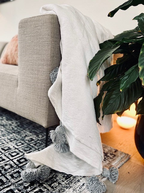 Plaid/deken wit met grijze pompoms